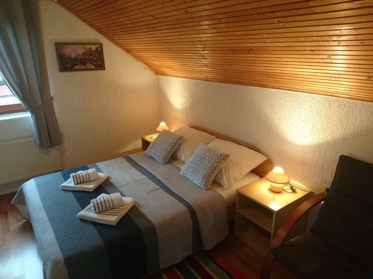 House Viktoria Hotell Selište Drežničko Eksteriør bilde