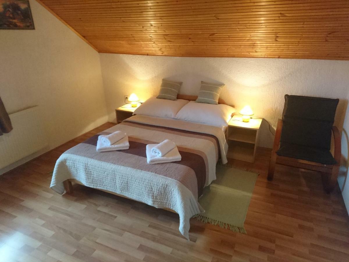 House Viktoria Hotell Selište Drežničko Eksteriør bilde