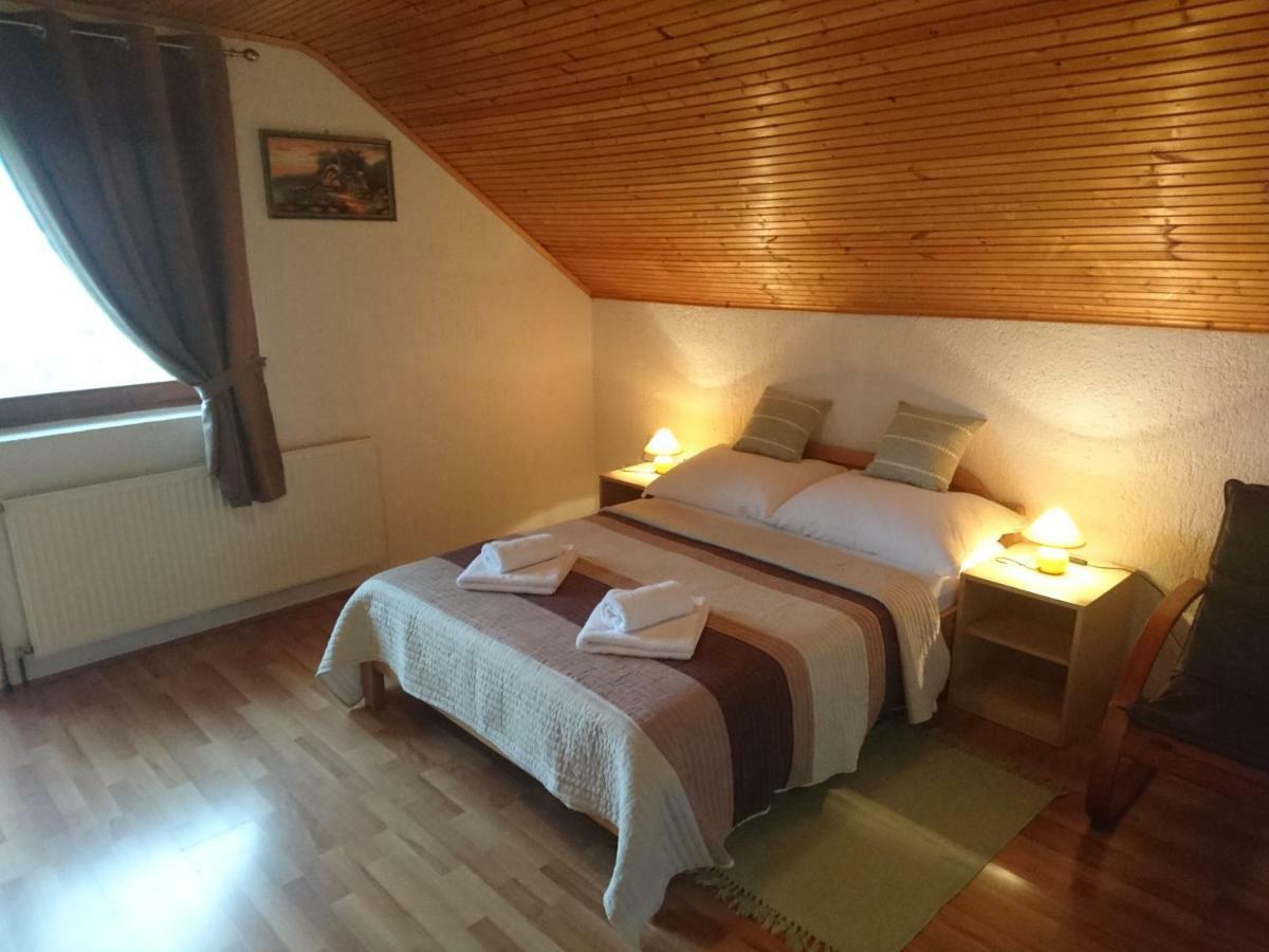 House Viktoria Hotell Selište Drežničko Eksteriør bilde