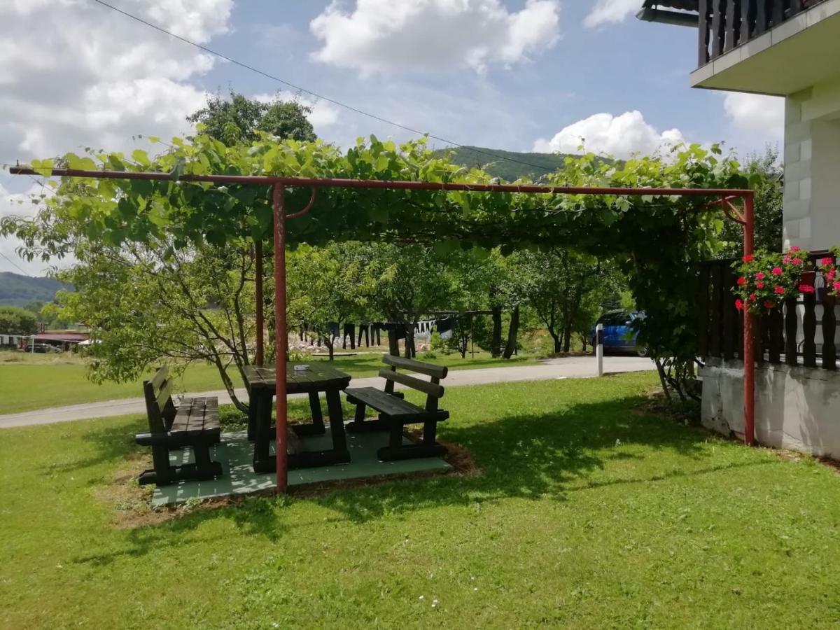 House Viktoria Hotell Selište Drežničko Eksteriør bilde